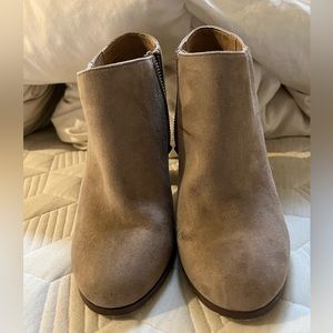 Size 9 Mix No. 6 Heeled Booties